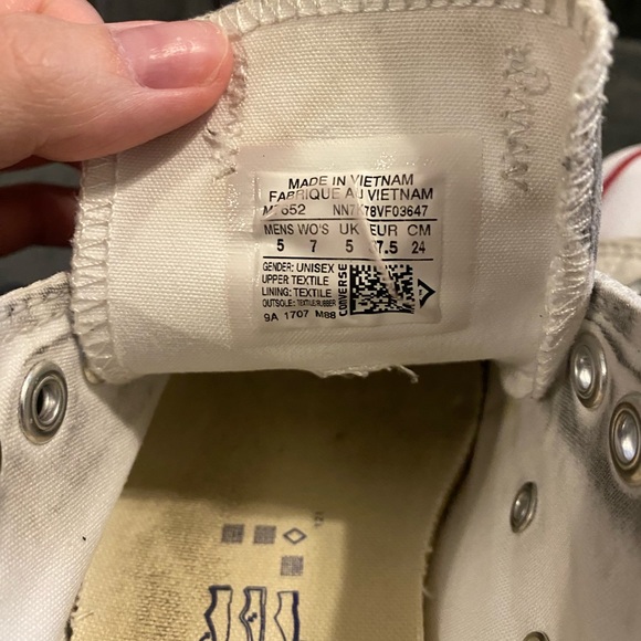 Converse Chuck Taylor All Star woman’s 7 US Low Top Unisex Shoe - Picture 7 of 7